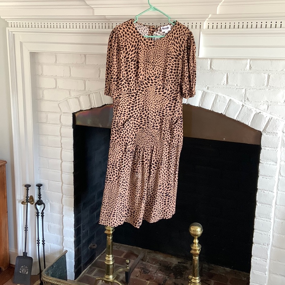 Rouge sz 42 Leopard print knee length dress with pockets